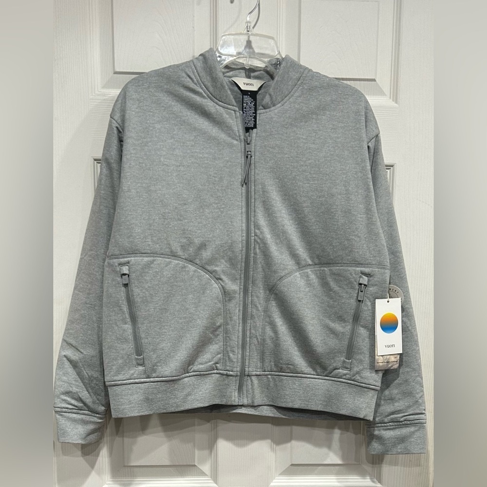 Vuori Women's Large Halo Basin Bomber Pale Grey Heather NWT 4-Way Stretch